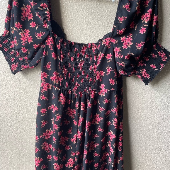 Black pink floral dress, size medium, summer/spring, NWT, above the knee - Picture 4 of 6